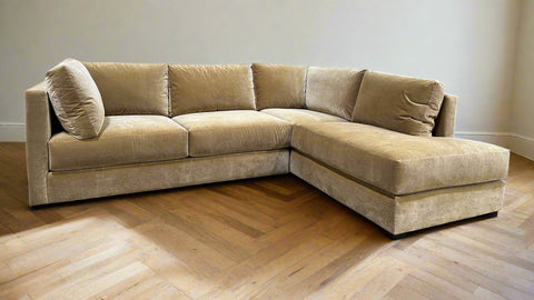 Capsule Aleta Sectional